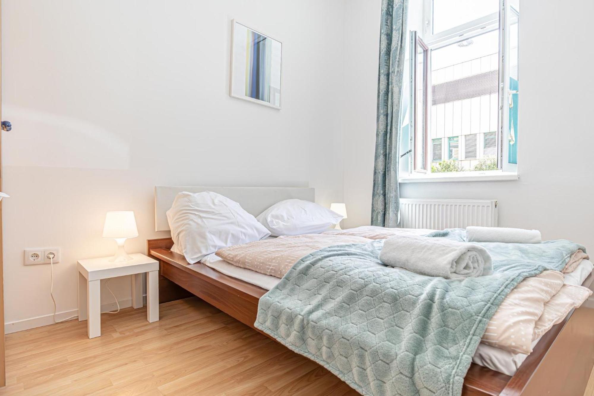 Loevly Shared 6Br With Garden Near Danube & Millenium City Bécs Kültér fotó