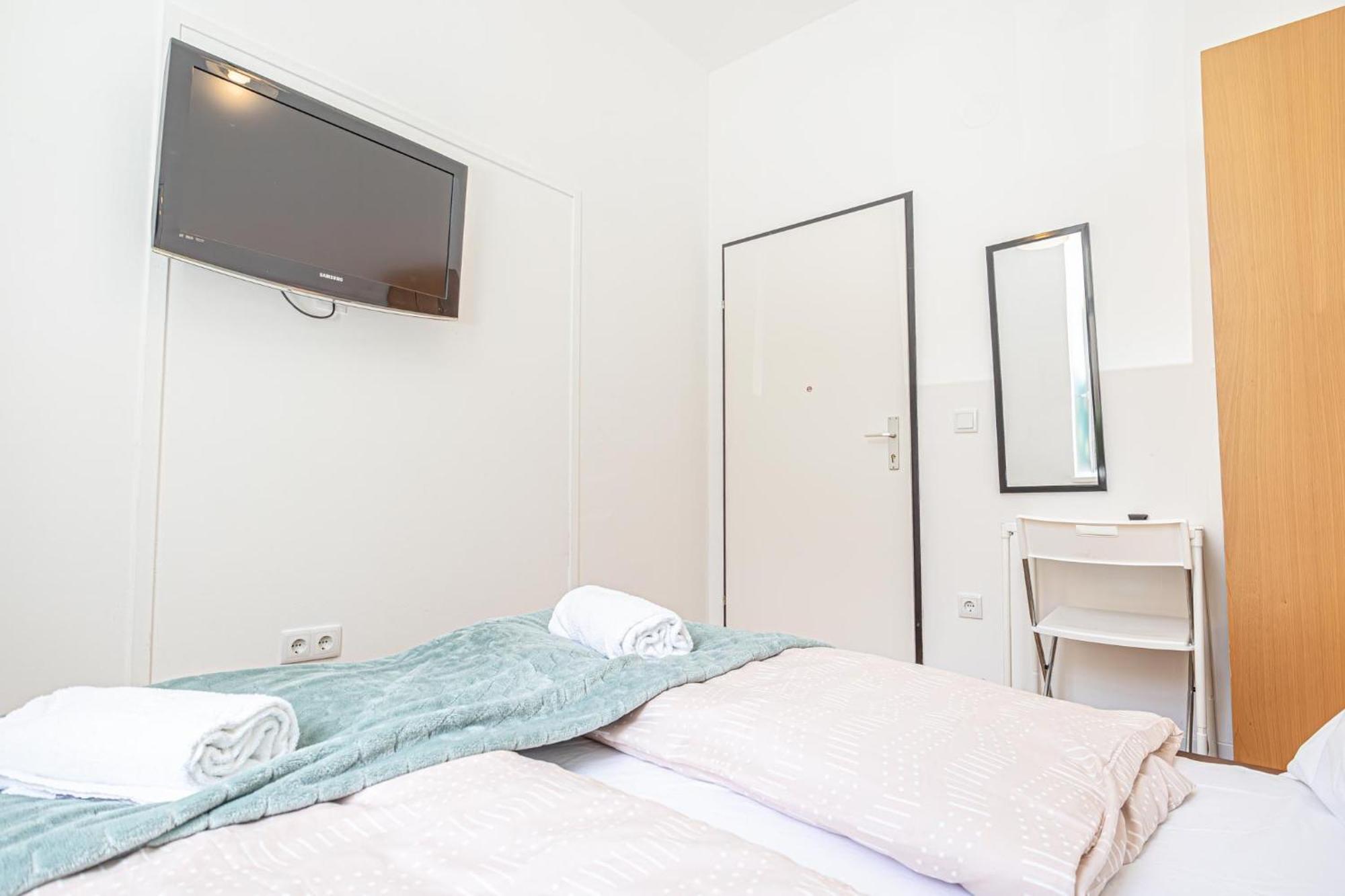 Loevly Shared 6Br With Garden Near Danube & Millenium City Bécs Kültér fotó